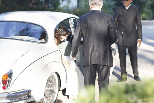 Llega la novia Ceremonia de boda en La Vallesa de Mandor