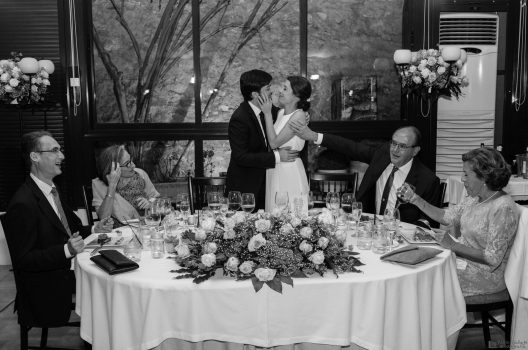 El beso de los novios