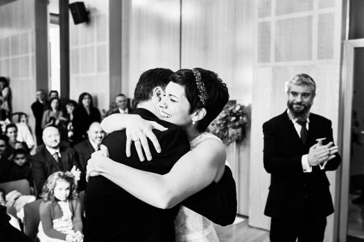 El abrazo de los novios - Reportaje de Boda 2016